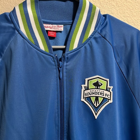 Seattle Sounders Jacket - Picture 2 of 7